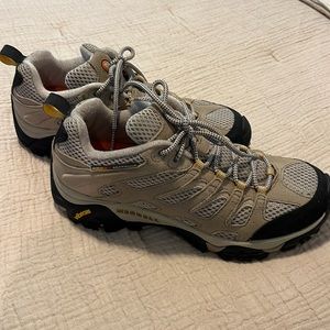 Merrell Vibram Hiking Shoe size 9.5